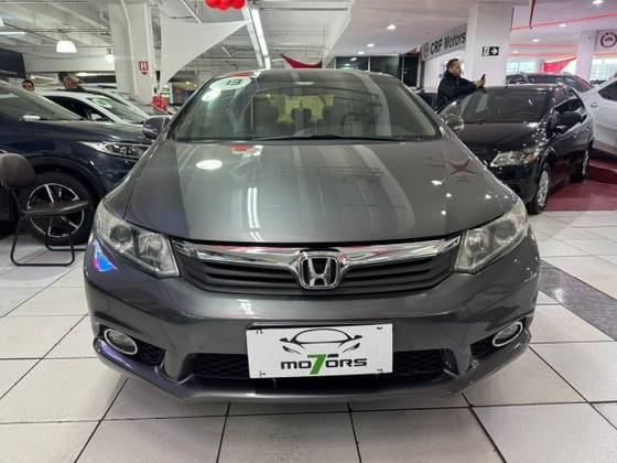 HONDA CIVIC 1.8 LXS 16V FLEX 4P AUTOMÁTICO HONDA CIVIC 1.8 LXS 16V FLEX 4P AUTOMÁTICO